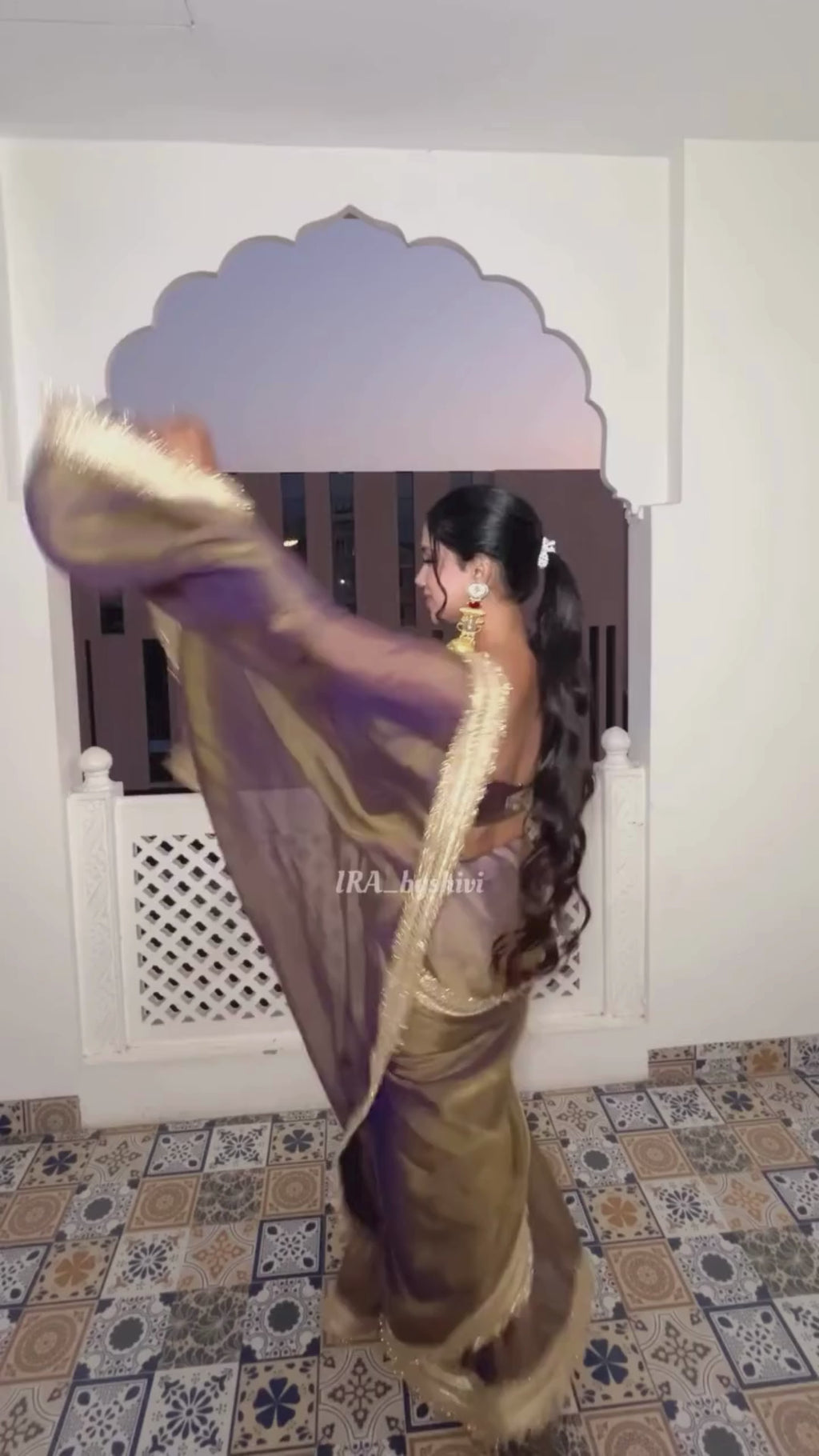 Ash Golden Purple Two-Tone Saree With Unstitched Blouse Piece